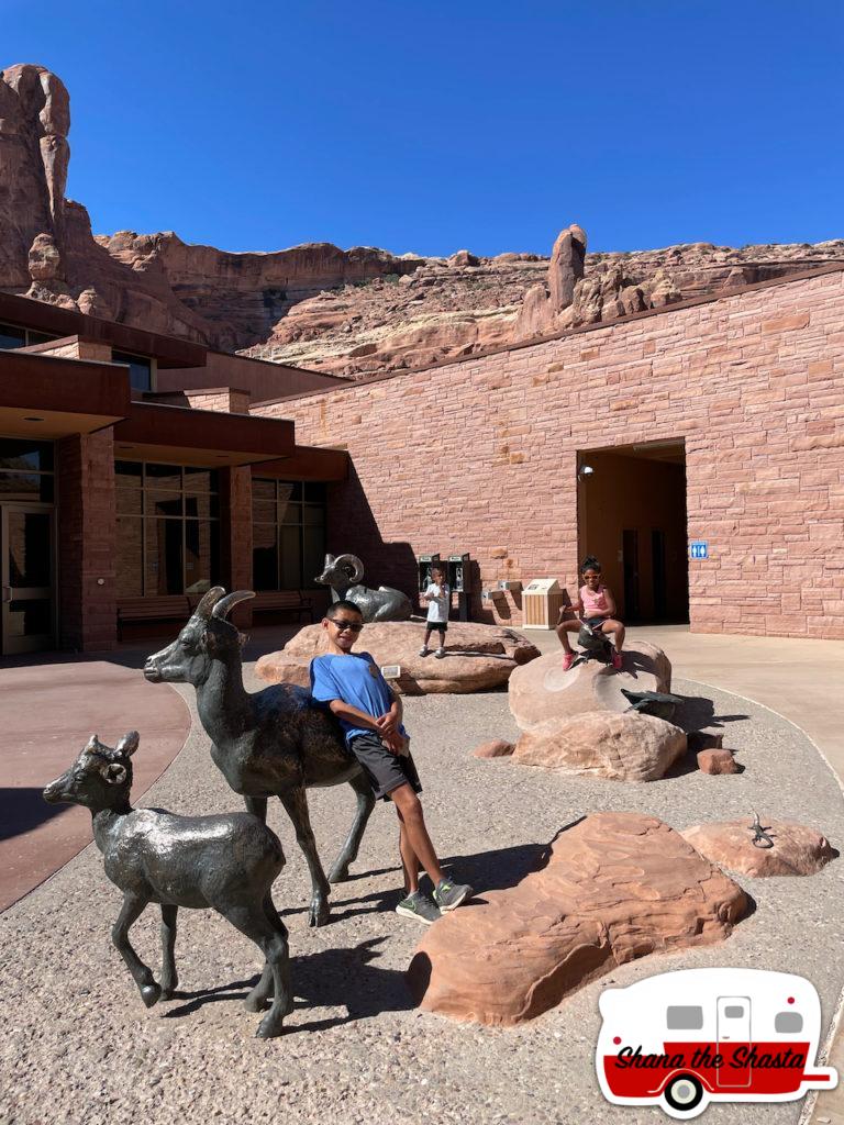 128-Animal-Sculptures-at-Arches-Visitor-Center
