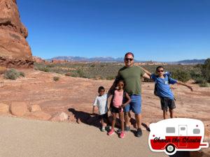138-Dad-with-Kids-on-Arches-Hike