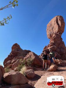 141-Mom-Dad-Daughter-at-Balanced-Rock