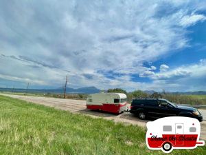 17-Retro-Camper-at-Spanish-Peaks
