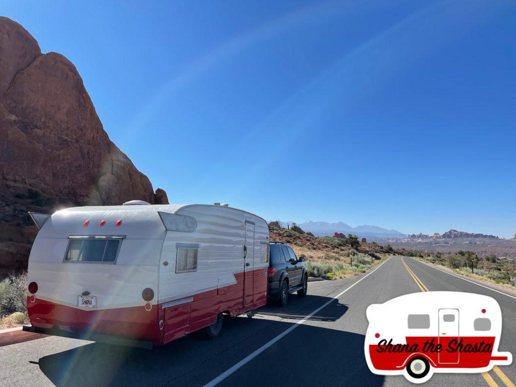 181-Vintage-Trailer-in-Arches