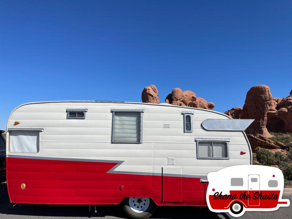 182-Retro-Trailer-in-Arches