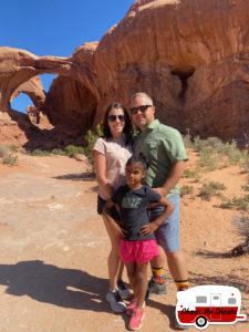 189-Parents-with-Daughter-at-Double-Arches
