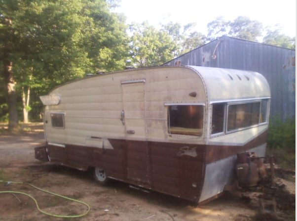 abandoned red shasta airflyte camper trailer 2012 05 23