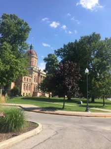 SmallTownCourthouseIndiana