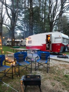 vintage camper lake burton 27