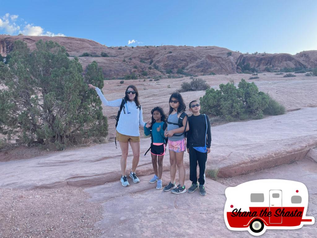 64-On-the-Way-to-Delicate-Arch-UT