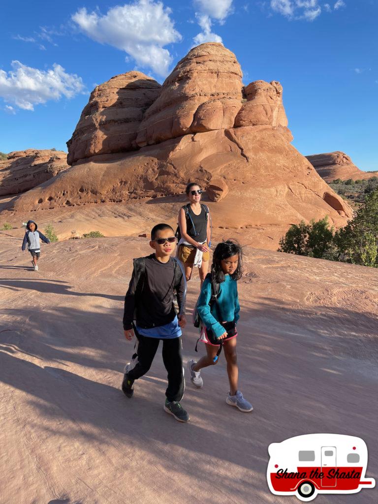 71-Trooper-Kids-Headed-to-Delicate-Arch