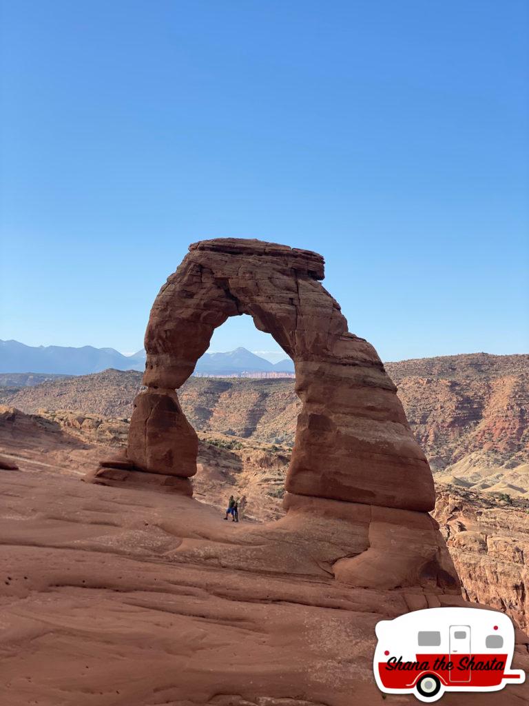 84-They-Made-It-to-the-Middle-Delicate-Arch