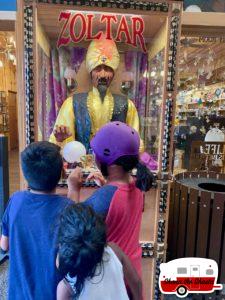Big-Zoltar-in-Wall-Drug-Store