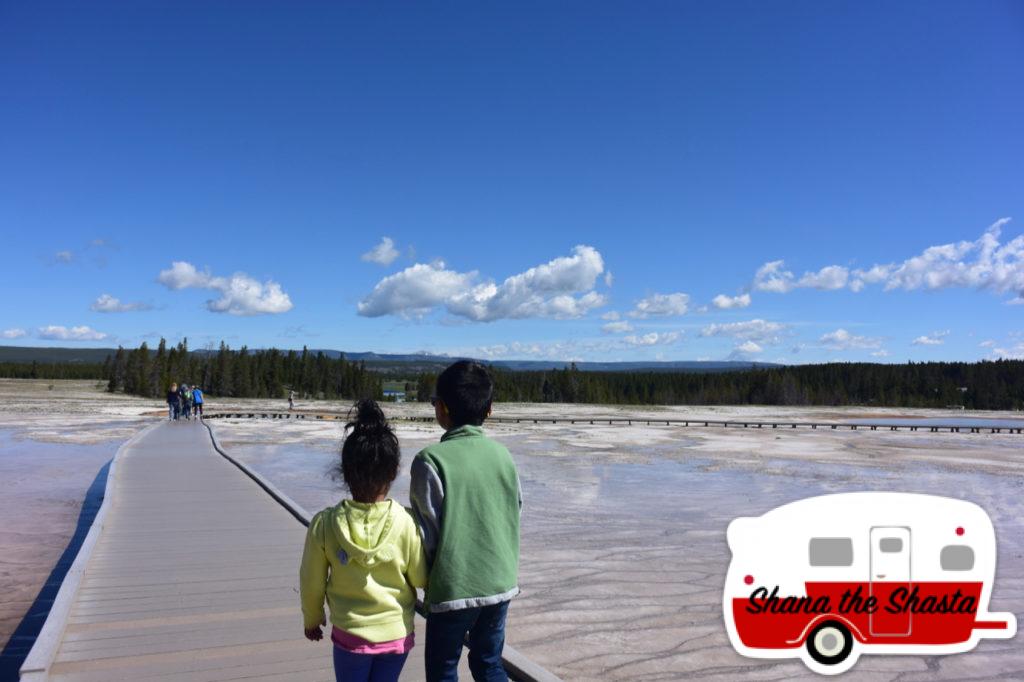 Grand-Prismatic-Walkway