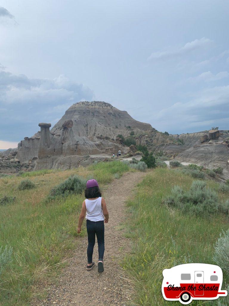 Hiking-High-in-Makoshika