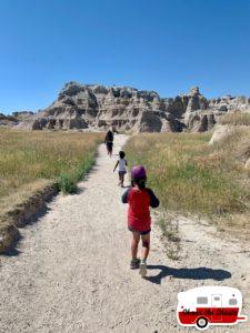 Hiking-the-Badlands-South-Dakota