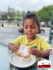 Morning-Call-Beignet-in-New-Orleans