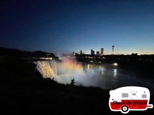Night-Lightshow-at-Niagara