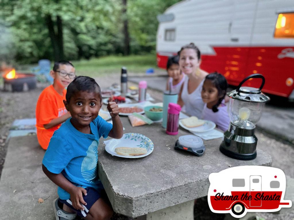 Picnic-Dinner-at-Hot-Springs-Campsite