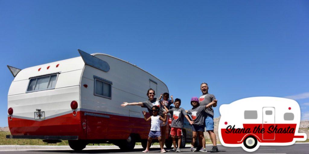 Retro-Camper-Cross-Country-Family-Trip