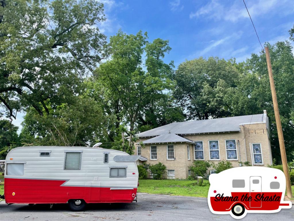 Retro-Camper-at-Wabbaseka-Church