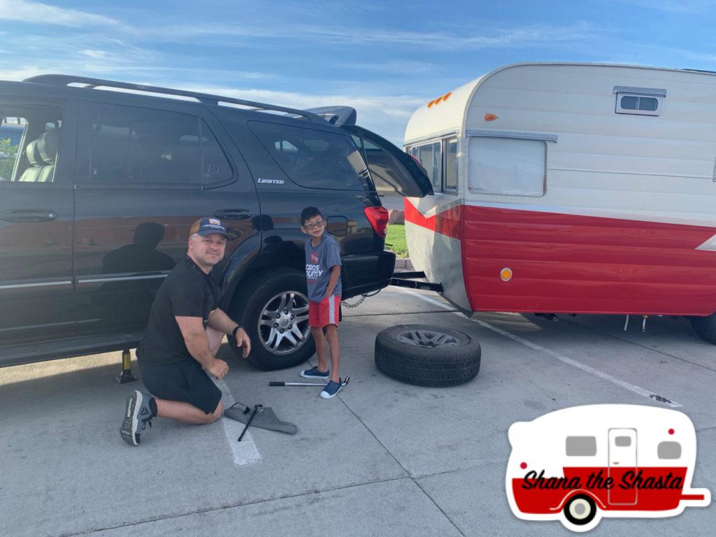 Road-Trip-Flat-Tire-in-Wyoming