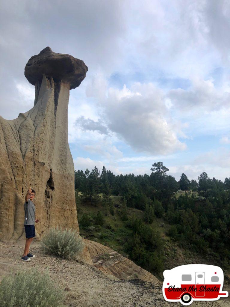 Thumbs-Up-Rock-in-Makoshika-State-Park