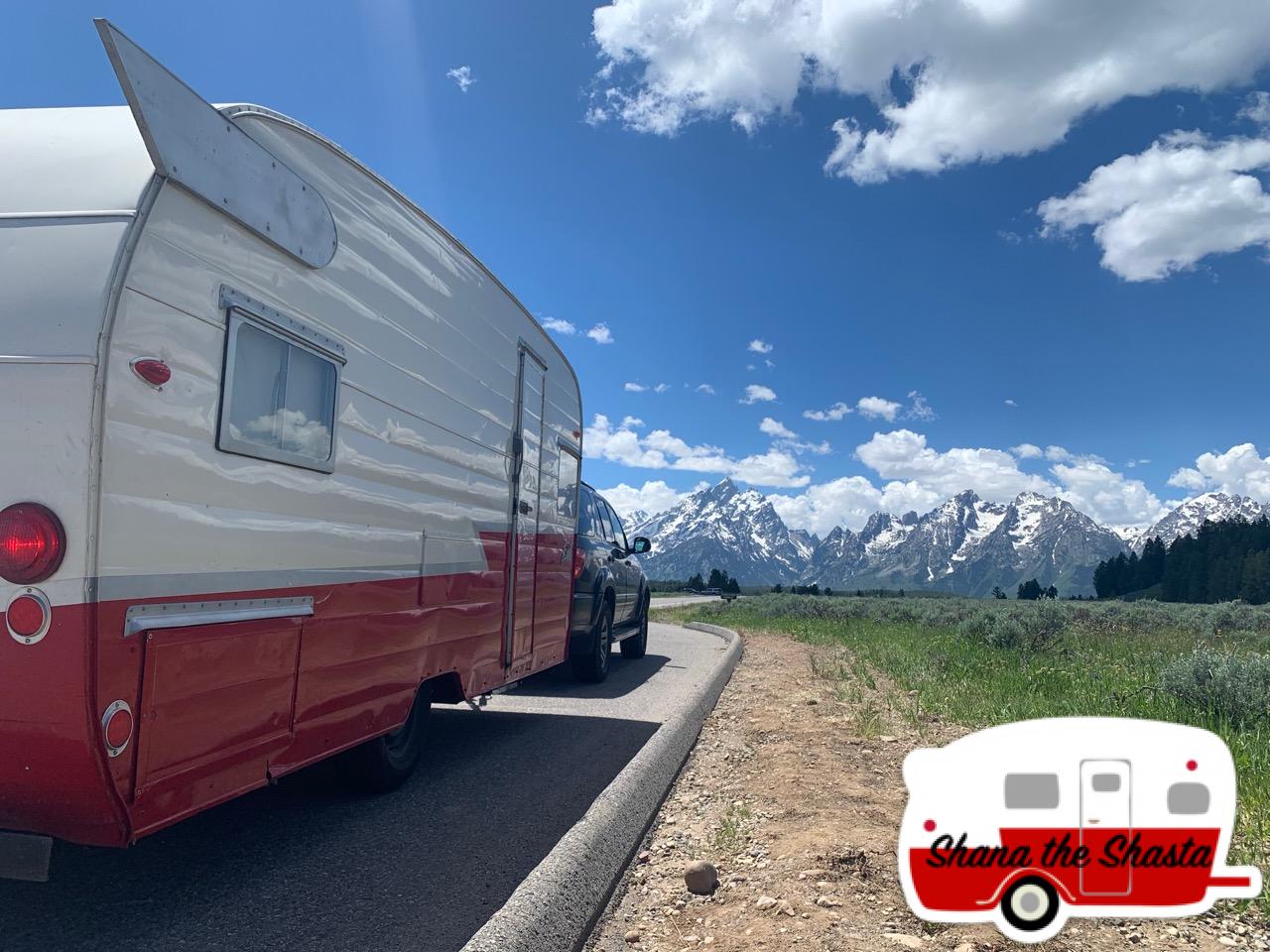 Vintage-Camper-Grand-Tetons