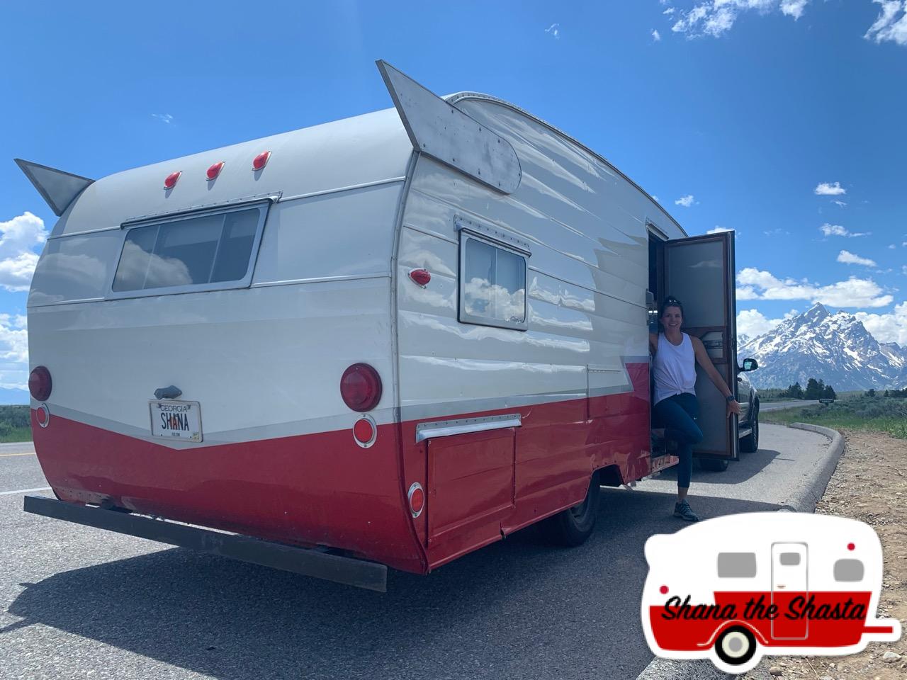 Way-to-Grand-Tetons-with-Vintage-Camper